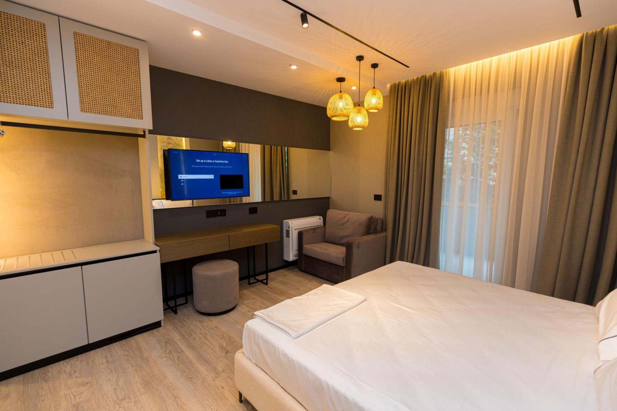 Diora'S Hotel And Apartments Vlorë Rom bilde
