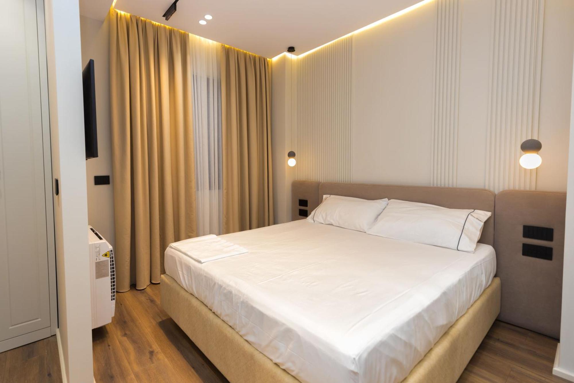 Diora'S Hotel And Apartments Vlorë Rom bilde